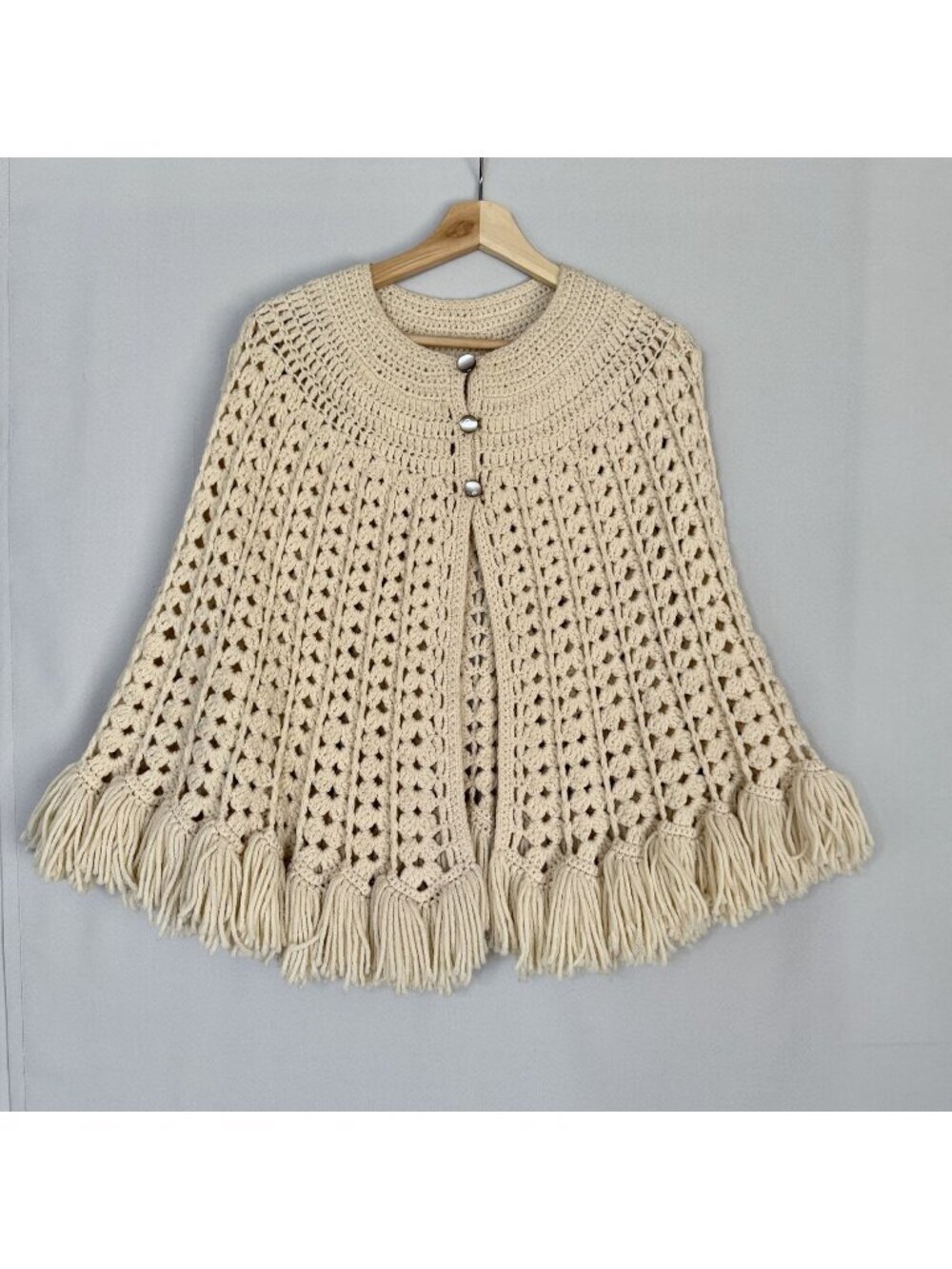 70s Vintage Handmade Light Cream Crochet 3 Button Tassel Fringe Hem Capelet